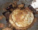 Foto langkah ke 3 dari resep Balado telur ceplok dan terong.