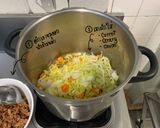 รูปขั้นตอนการทำที่ 5 ของ ซุปทอสคาน่า กับ พาสต้าโบว์ (Toscana Soup with Farfalle Pasta)