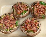 รูปขั้นตอนการทำที่ 7 ของ Stuffed Portobello Mushrooms (เห็ดยัดไส้เบคอนชีส)
