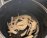 Foto del paso 1 de la receta: Pollito con rajas y elote