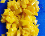 Foto del paso 3 de la receta: Mug cake de coco y mango