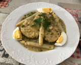 Foto del paso 7 de la receta: Merluza en salsa al vino blanco