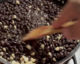 Foto del paso 2 de la receta: *Frijoles Negros con Elotes y Crema*