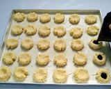 Foto langkah ke 6 dari resep Blueberry Thumbprint / Kue Kering Untuk Lebaran.