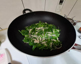 預防便祕的料理-枸杞皇宮菜炒金針菇的食譜步驟2照片