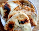 A picture of step 10 of Aloo kulcha with chhole.
