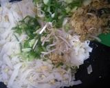 Foto langkah ke 2 dari resep Mi Tiaw goreng sederhana.