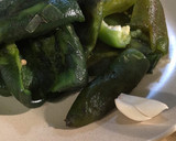 Foto del paso 1 de la receta: Chiles Rellenos con Tocino y Huevo