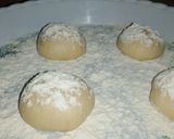 A picture of step 3 of Doughnuts.