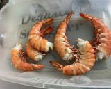 Une image de l'étape 5 de Gambas sauvages géantes marinées aux tomates, ail, citron et coriandre.
