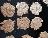 Foto del paso 2 de la receta: Galletitas de avena, coco y manzana