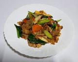 รูปขั้นตอนการทำที่ 4 ของ เส้นใหญ่ผัดซีอิ๊ว(มังฯ)