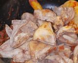Foto langkah ke 2 dari resep Ayam Telur Semur Pedas.