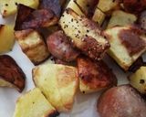 Foto del passaggio 1 della ricetta Cubetti di patate al forno con salsiccia
