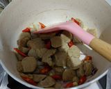 Foto langkah ke 2 dari resep Mie nyemek cabe iris.