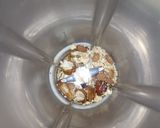 A picture of step 1 of Healthy oats shake.