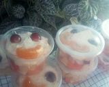 Foto langkah ke 5 dari resep Salad Buah dan Jelly.