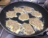 Foto del paso 2 de la receta: Tortitas de carne deshebrada