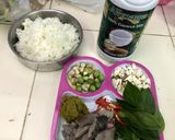 รูปขั้นตอนการทำที่ 1 ของ ข้าวผัดเขียวหวานปลาสลิดฟู