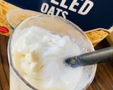 A picture of step 4 of Banana milkshake.