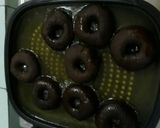 Foto langkah ke 4 dari resep Donat Coklat Kacang.
