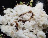 Foto langkah ke 2 dari resep Nasi goreng bungkus telur.