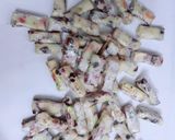 Hình bước làm 4 của món Nougat (hay còn gọi là kẹo hạnh phúc)