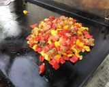 Une image de l'étape 7 de Saumon aux deux poivrons (recette plancha).