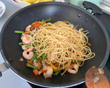 Foto del paso 9 de la receta: Spaghettis con salsa de queso fresco de cabra, verduras y langostinos