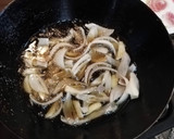 Foto del paso 3 de la receta: Pollo con vino y cerveza
