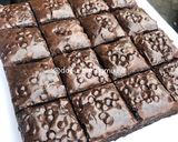 Foto langkah ke 10 dari resep Shiny Fudgy Brownies.