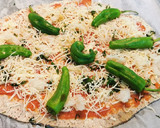 Foto del paso 2 de la receta: Pizza de Bacalao con Pimientos de Padrón y Aceitunas