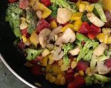 A picture of step 5 of Stir Fry veggie salad with grilled cottage cheese.