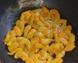 A picture of step 5 of Prawn Potato chilli fry.