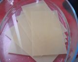 Foto del paso 3 de la receta: Lasaña de bacalao y langostinos
