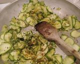 Foto del passaggio 1 della ricetta Zucchine al curry