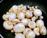 A picture of step 2 of Garlic Peas Mushrooms.
