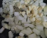 Foto del paso 1 de la receta: Arroz meloso con Cóctel de marisco
