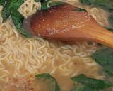 Foto langkah ke 6 dari resep Mie Kuah Sayur Daun Katuk (Mie instan).