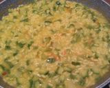 Foto del passaggio 4 della ricetta Risotto con zucchine, fiori di zucca e zafferano