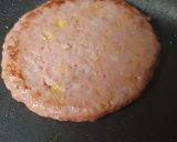 Foto del paso 1 de la receta Wrap de hamburguesa, bacon y queso roquefort