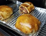 Foto langkah ke 5 dari resep Burger Wellington + pics.