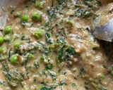 A picture of step 4 of Methi Malai Matar.