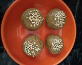 A picture of step 5 of Protein ladoos.