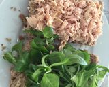 Foto del paso 2 de la receta Bocadillo de bonito con rúcula y canónigos