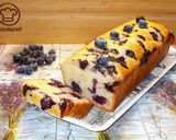 Áfonyás-citromos-joghurtos sütemény recept fázis 4 fotója