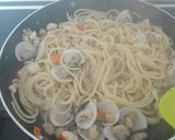 Foto del paso 8 de la receta Pasta con almejas y gambas