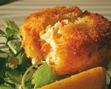 A picture of step 5 of Devilled Louisiana crab cakes with roasted red pepper & smoked paprika garlic mayo.