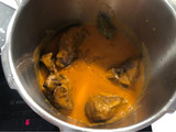 Carrilleras de cerdo con salsa de pimientos y oporto