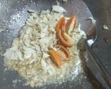 Foto langkah ke 3 dari resep Seblak Mie Sosis Kelor.